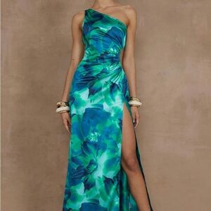RUNAWAY THE LABEL Elegant One-Shoulder Green Floral Dress